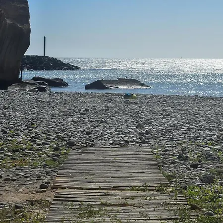 A Un Salto Del Mar Wifi