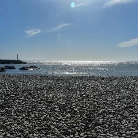 A Un Salto Del Mar Wifi *