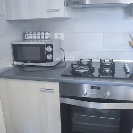 A Un Salto Del Mar Wifi Apartment