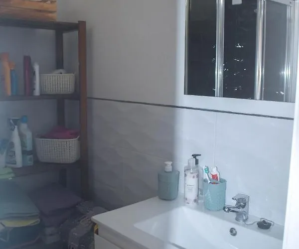 A Un Salto Del Mar Wifi Apartament *