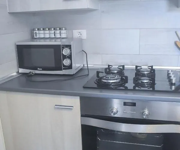 A Un Salto Del Mar Wifi Apartment